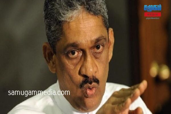 
                    இரட்டைக் குடியுரிமை உள்ள எம்.பிக்கள் இருக்கிறார்களா? - பொன்சேகாவின் கண்டுபிடிப்பு
                